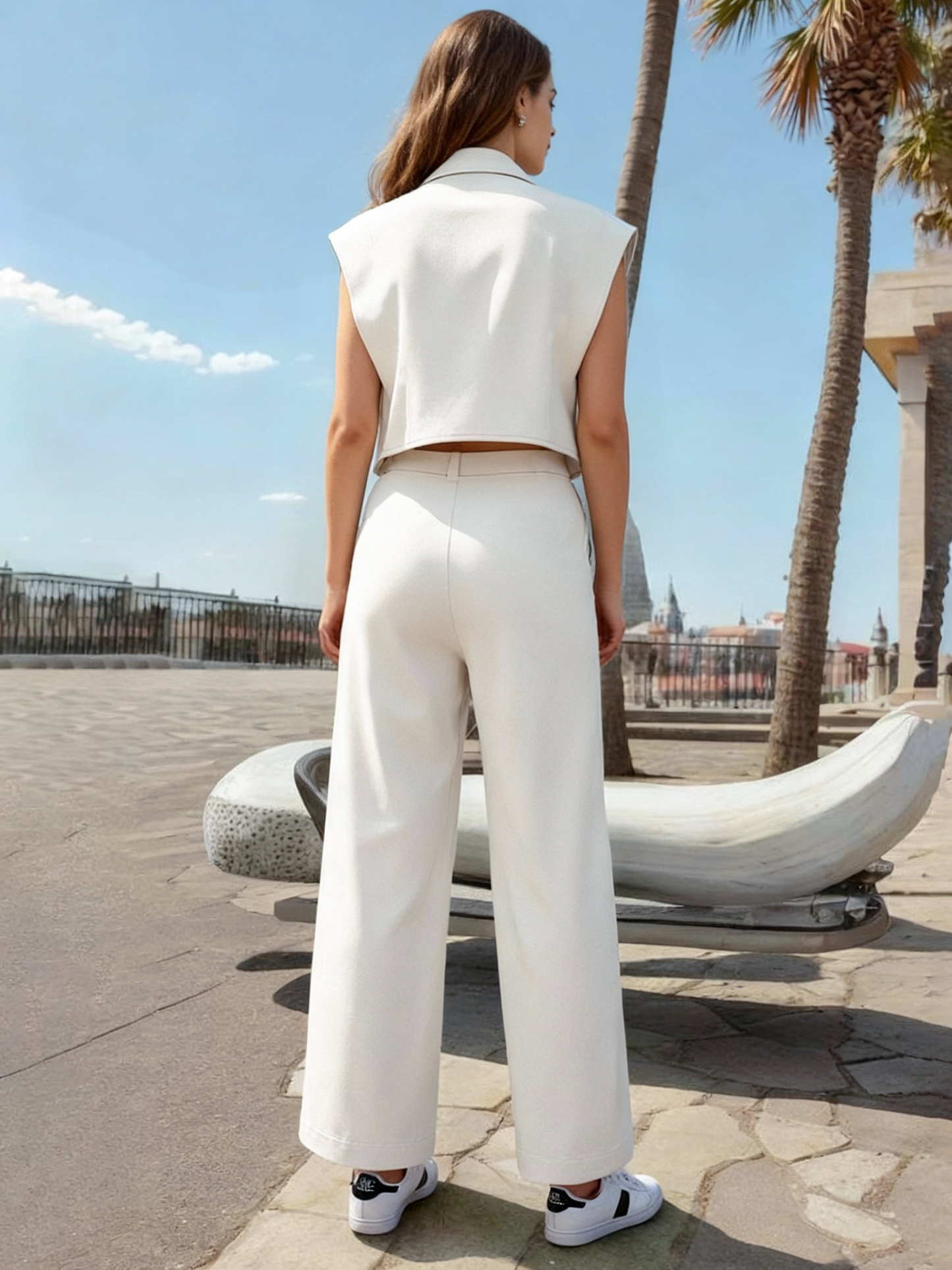 "Women's Beige Large Button Sleeveless Cropped Top + Wide-leg Pants Set, Retro-style Fashionable Slimming Two-piece Outfit "